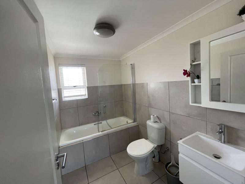 2 Bedroom Property for Sale in Heathfield Western Cape